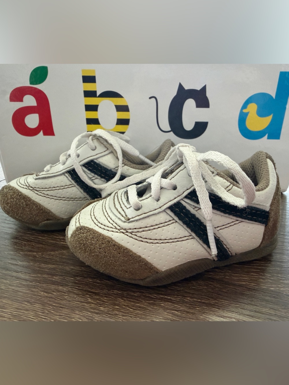 Teeny Toes Genuine Leather White and Black Lace-Up Sneakers